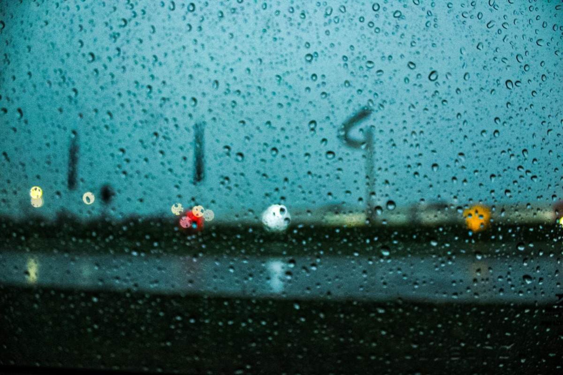 Sexta-feira com céu nublado e alerta laranja para chuvas intensas no DF