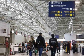 Crescimento do transporte aéreo está diretamente ligado à queda nos preços das passagens nos últimos três meses -  (crédito: Fernando Frazão/Agência Brasil)