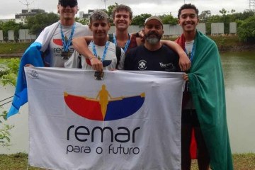 O acidente envolveu a equipe de remo do projeto Remar Para o Futuro -  (crédito: Reprodução/Instagram/@centroportugues_pel)