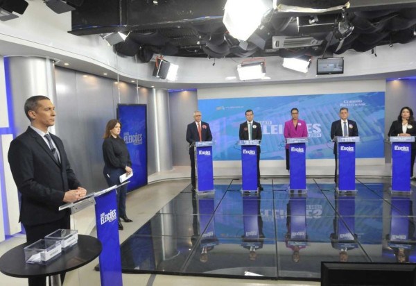  22/10/2024  Crédito: Minervino Junior/CB/D.A Press. Correio Braziliense e a TV Brasília promovem um debate com os candidatos das cinco chapas inscritas para a eleição da OAB 2024 . Chapa Número 01. Paulo Maurício Siqueira, Chapa Número: 10 Cléber Lopes, Chapa Número 20 Everardo Gueiros, Chapa  Número 33, Cris Damasceno e Chapa Número: 99 Karolyne ( Karol ) Guimarães. -  (crédito:  MINERVINO JUNIOR                    )