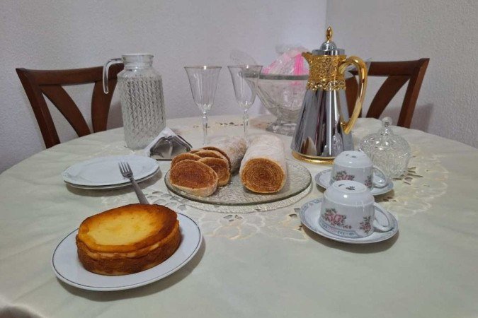 Bolo de rolo tipicamente pernambucano feito pela aposentada Márcia Burégio de Lima