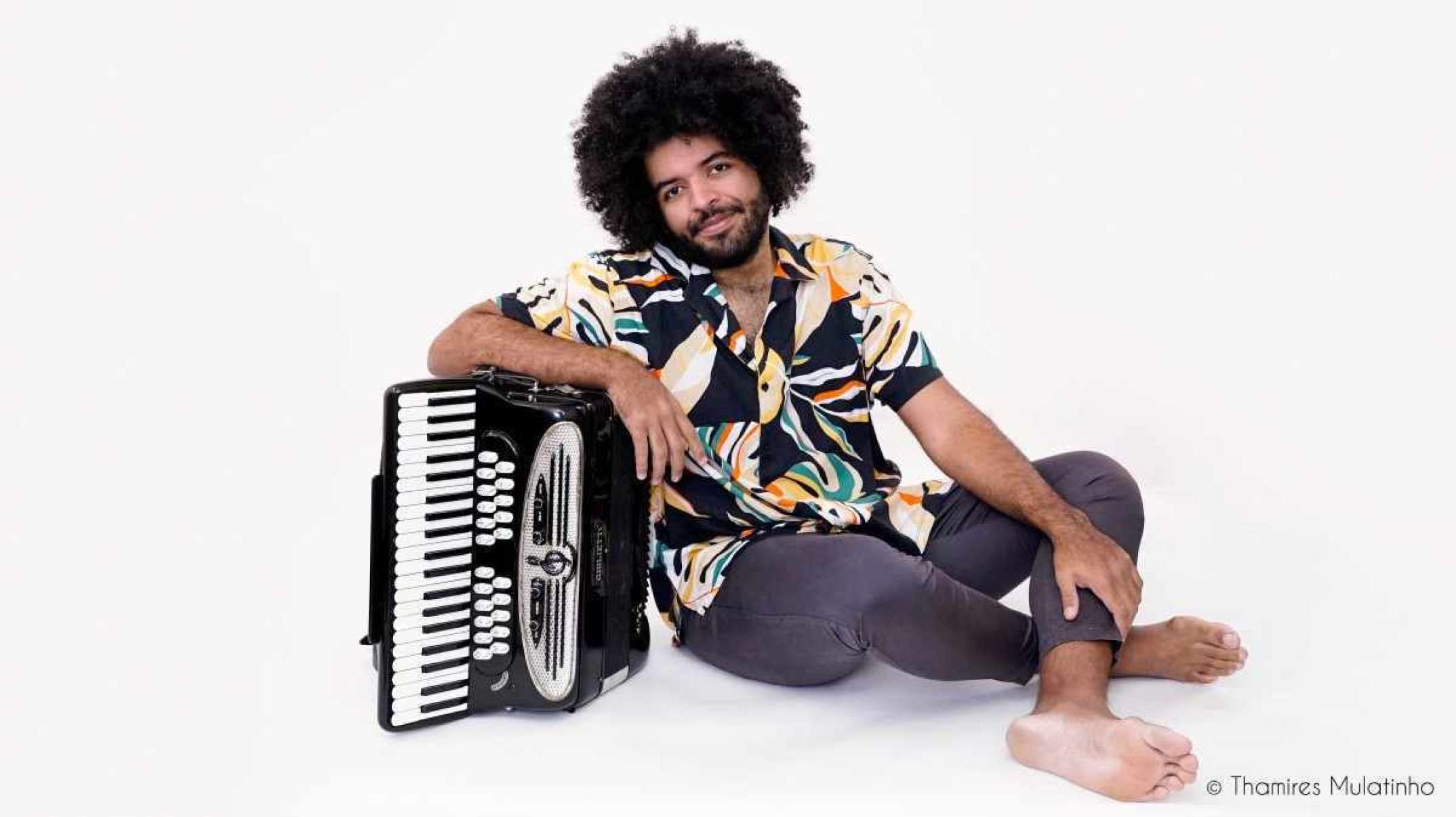 Mestrinho se apresenta ao lado do grupo Choro Livre