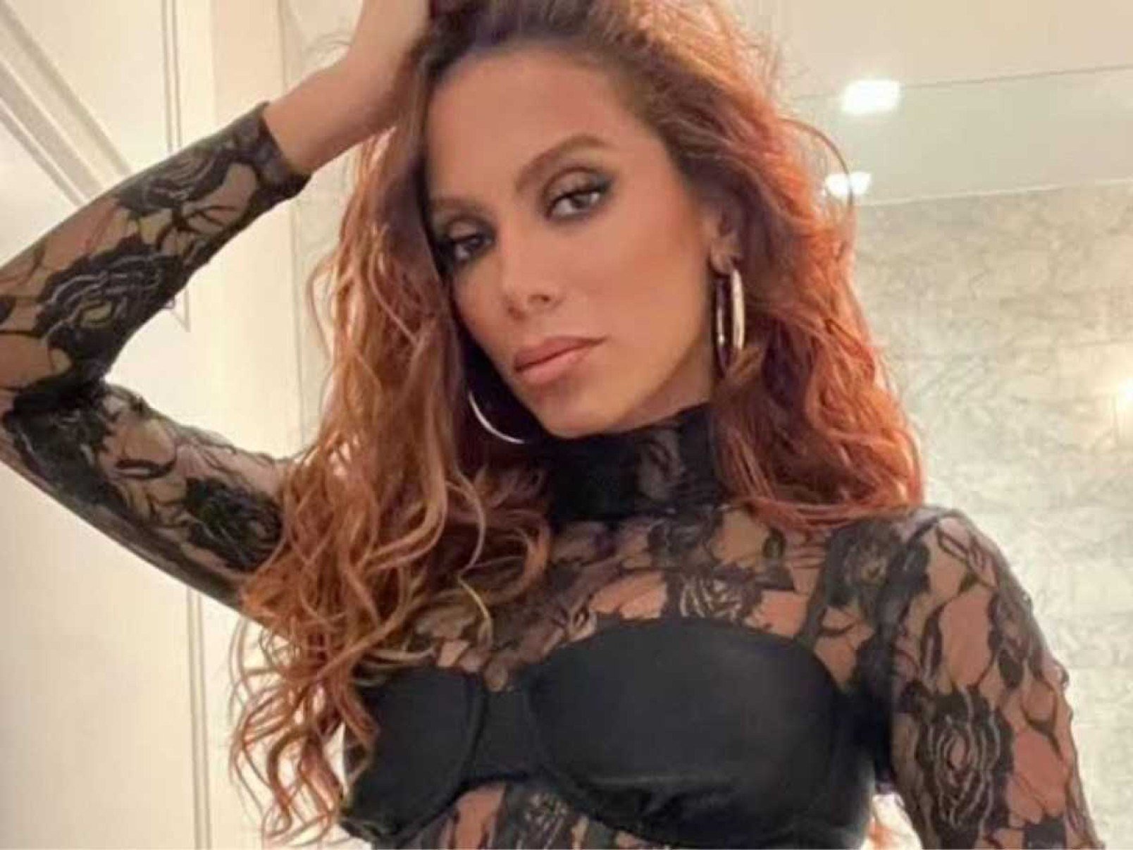 Anitta é alvo de processo milionário por ‘segregação racial’