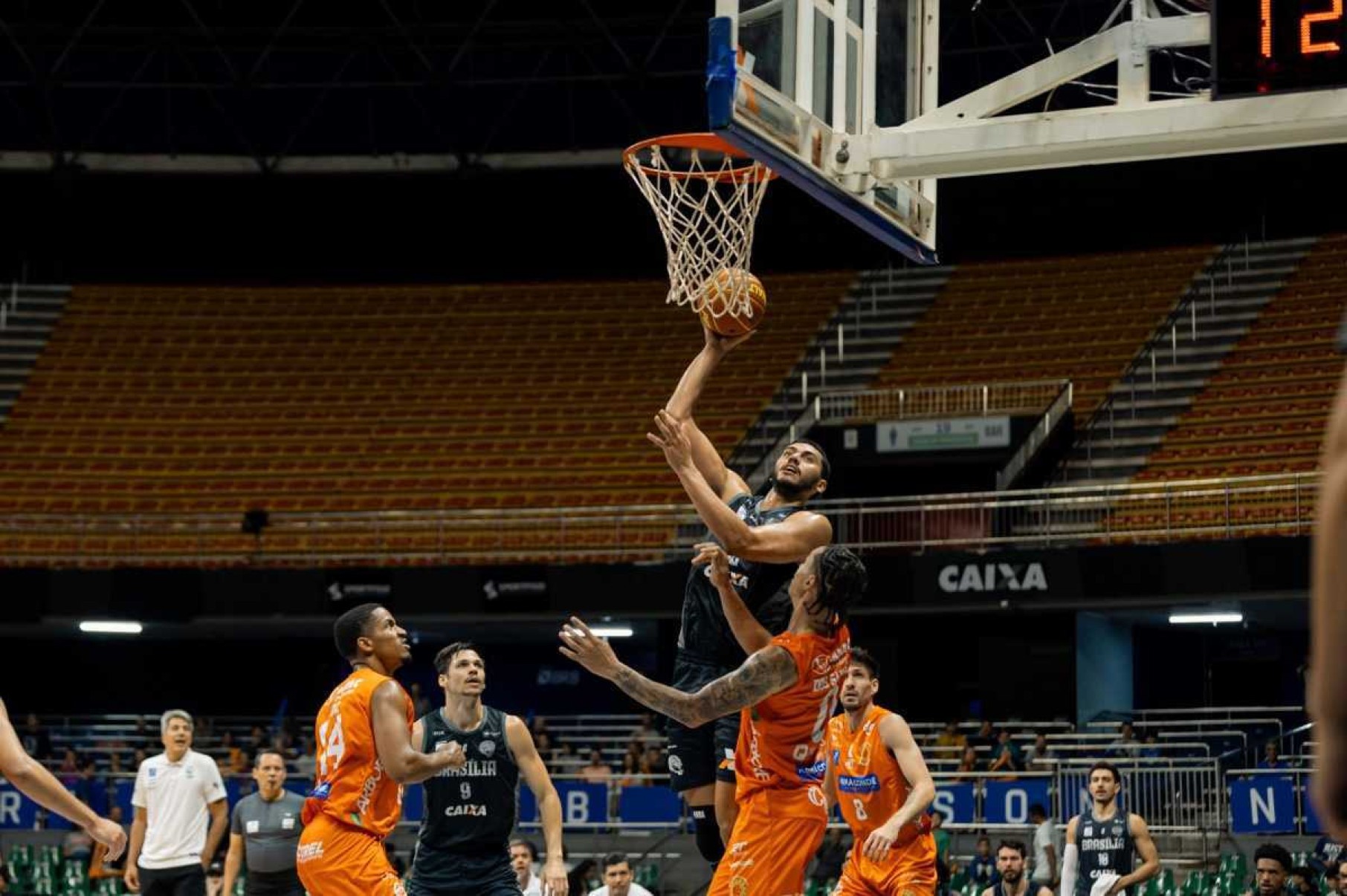 NBB: Brasília Basquete supera São José e vence a primeira em casa