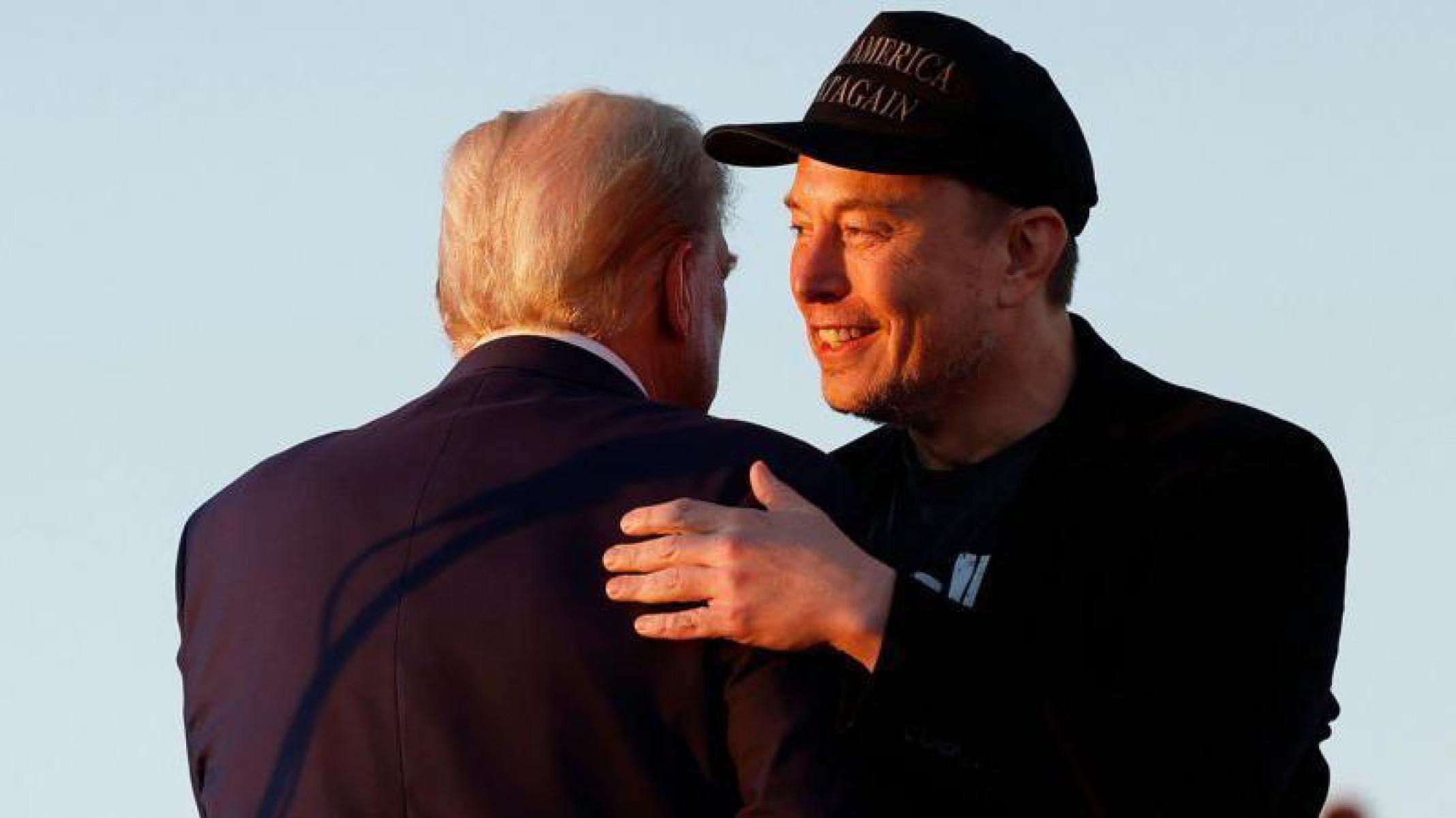 O que ganha Elon Musk ao apoiar Donald Trump?