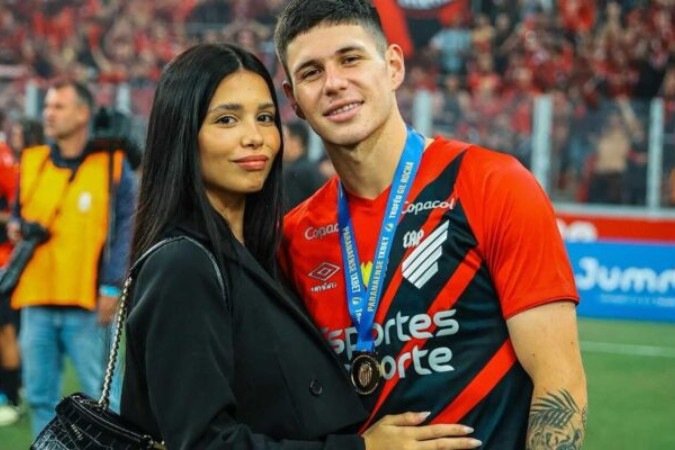 Paulo Autuori acabou ironizado por Sofia, esposa de Zapelli, após nova derrota do Athletico -  (crédito: Foto: José Tramontin/Athletico)