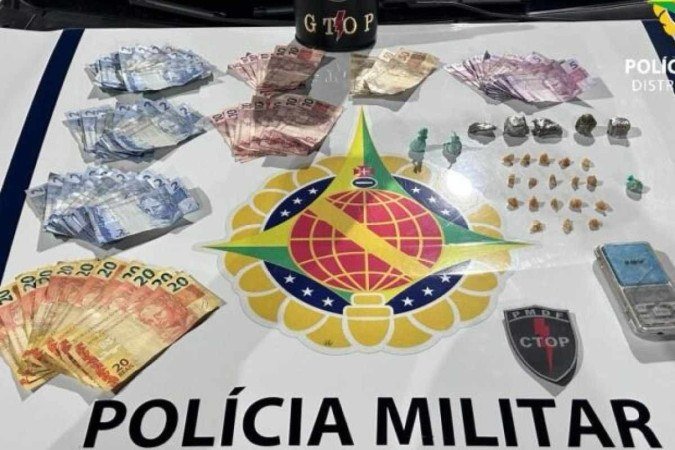 Homem é detido por tráfico de drogas na Asa Sul - (crédito: PMDF/Divulgação) Homem é detido por tráfico de drogas na Asa Sul - (crédito: PMDF/Divulgação)