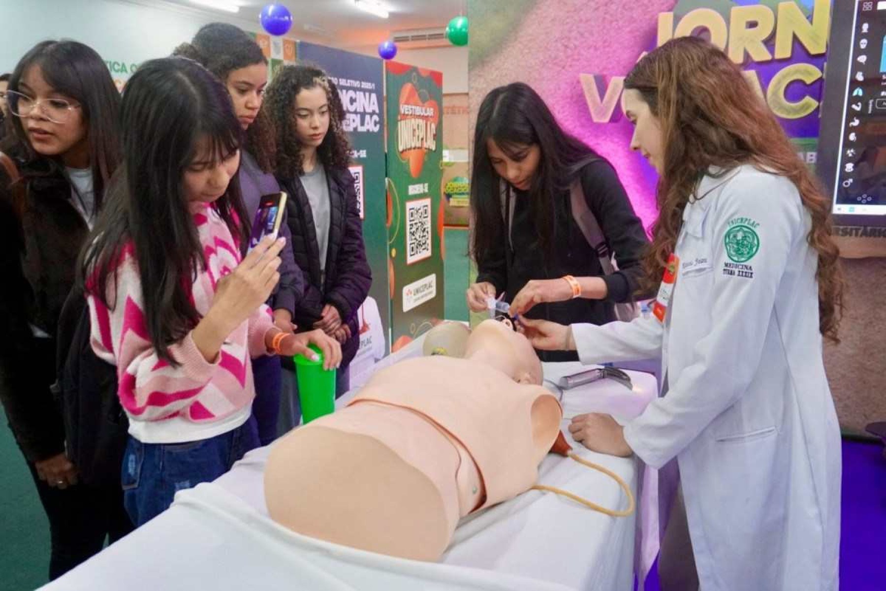 Uniceplac promove evento para ajudar estudantes na escolha da carreira