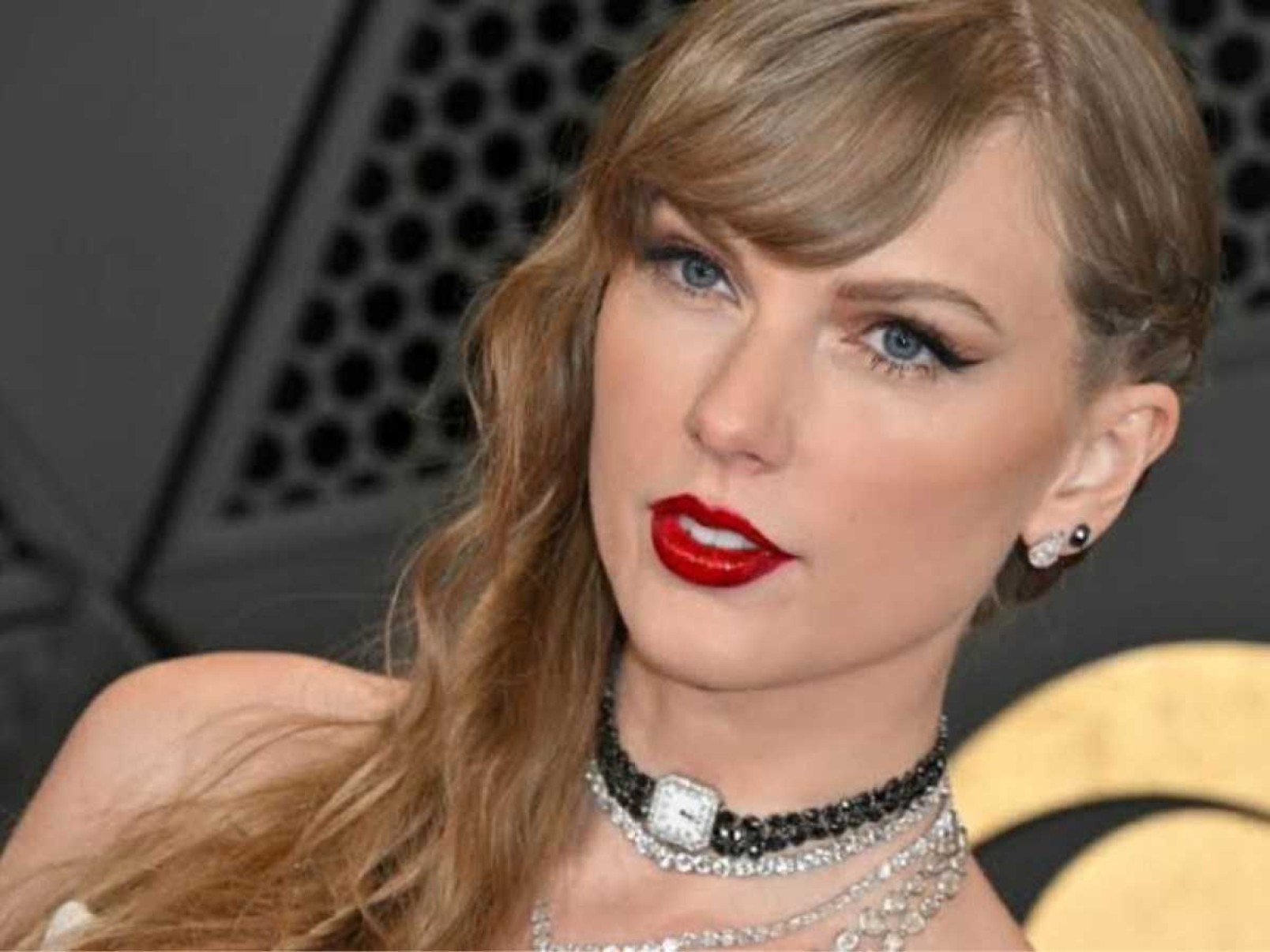 Idosa desaparece ao cair no mar durante cruzeiro para fãs de Taylor Swift Idosa desaparece ao cair no mar durante cruzeiro para fãs de Taylor Swift