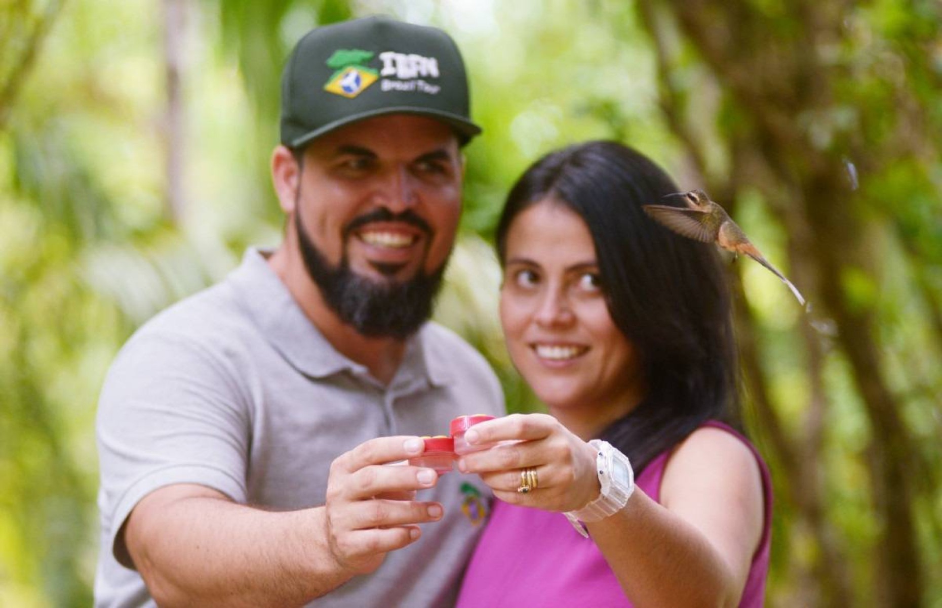 Thiago e Laiz fundaram o Jardim dos Beija-Flores há quase quatro anos