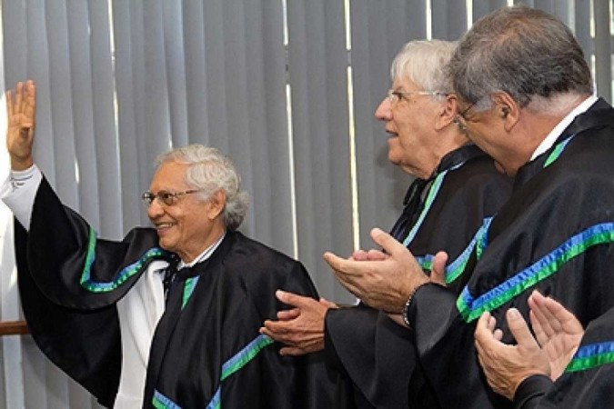 Vladimir Carvalho em cerimônia na Universidade de Brasília  -  (crédito: Edu Lauton/UnB Agência)