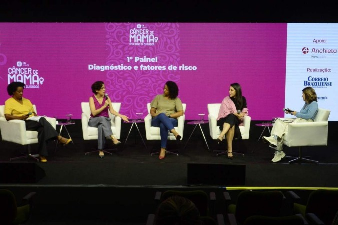 O primeiro painel do evento trouxe especialistas que abordaram sobre os fatores de risco e a importância do diagnóstico precoce  -  (crédito: Fotos: Marcelo Ferreira/CB/D.A Press)