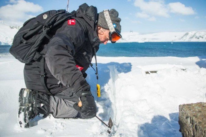 Professor da UnB Paulo Câmara recolhe material biológico na Antártica para a pesquisa -  (crédito: Divulgação)