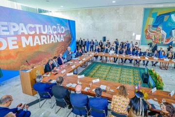 Reunião de Assinatura de Repactuação do Termo de Transação de Ajustamento de Conduta de Mariana -  (crédito: Ricardo Stuckert/PR)