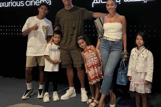 Esposa de Cristiano Ronaldo expõe problema de saúde e internação -  (crédito: Foto: Instagram @georginagio)