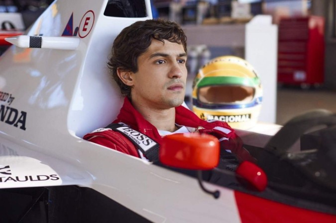 Gabriel Leone como Ayrton Senna em Senna. Cr. Alan Roskyn/Netflix 2024
     -  (crédito:  Alan Roskyn/Netflix)