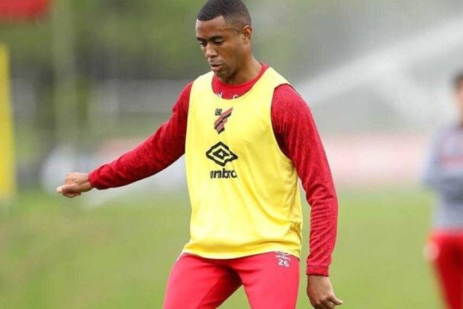 Athletico terá a volta de Fernandinho contra o Cruzeiro; veja os relacionados - (crédito: Divulgação/Athletico) Athletico terá a volta de Fernandinho contra o Cruzeiro; veja os relacionados - (crédito: Divulgação/Athletico)