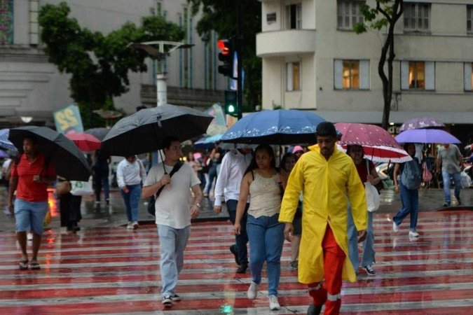 Defesa Civil emite alerta de chuvas intensas para Belo Horizonte nesta sexta (25/10) e sábado (26/10) - (crédito: Túlio Santos/EM/D.A Press) Defesa Civil emite alerta de chuvas intensas para Belo Horizonte nesta sexta (25/10) e sábado (26/10) - (crédito: Túlio Santos/EM/D.A Press)