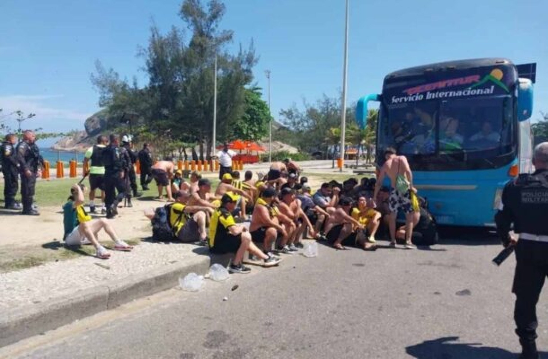 Torcedores do Peñarol relatam descaso da Polícia em retorno ao Uruguai