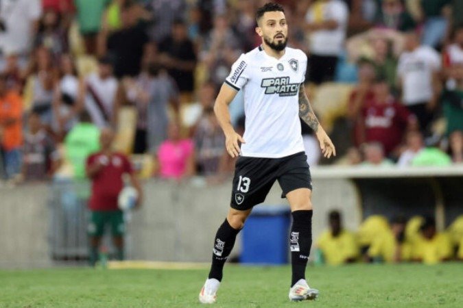 Alex Telles e Gatito desfalcam o Botafogo contra o Bragantino -  (crédito: Foto: Vitor Silva/Botafogo)