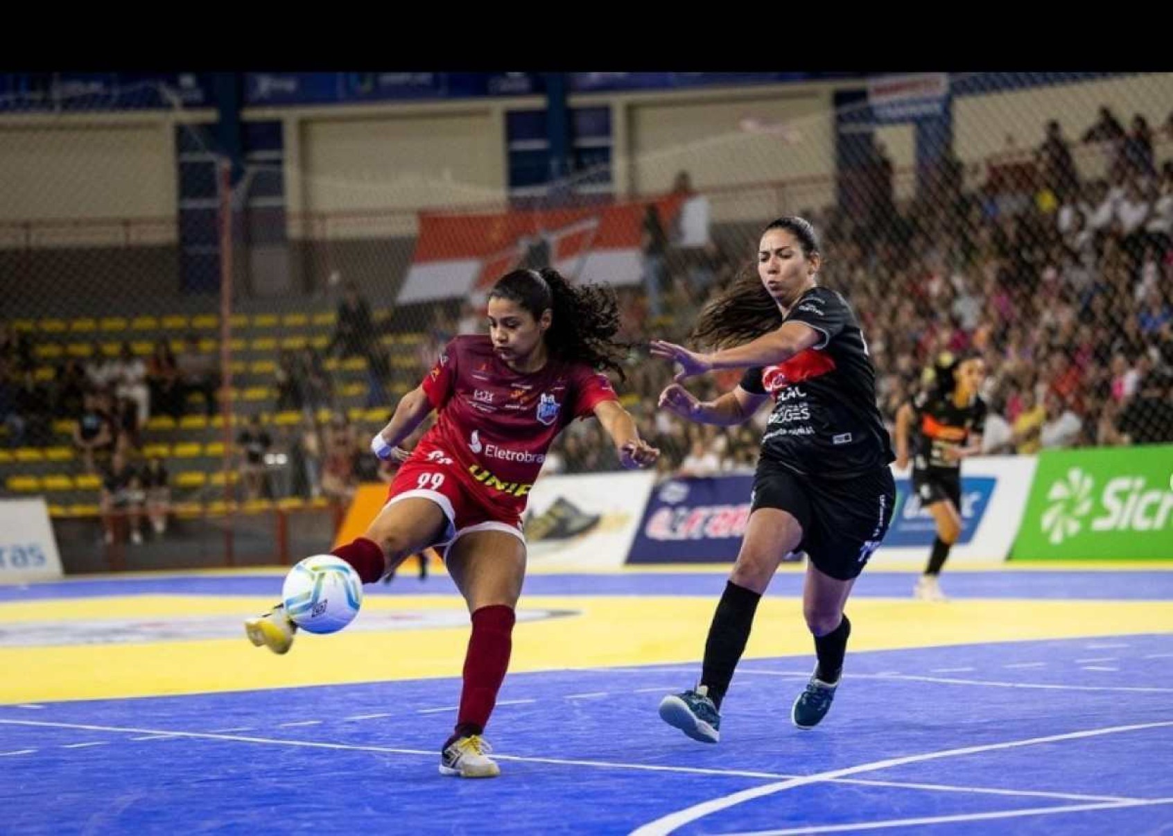 Adef sofre virada na semi e está fora da final da Liga Feminina de Futsal