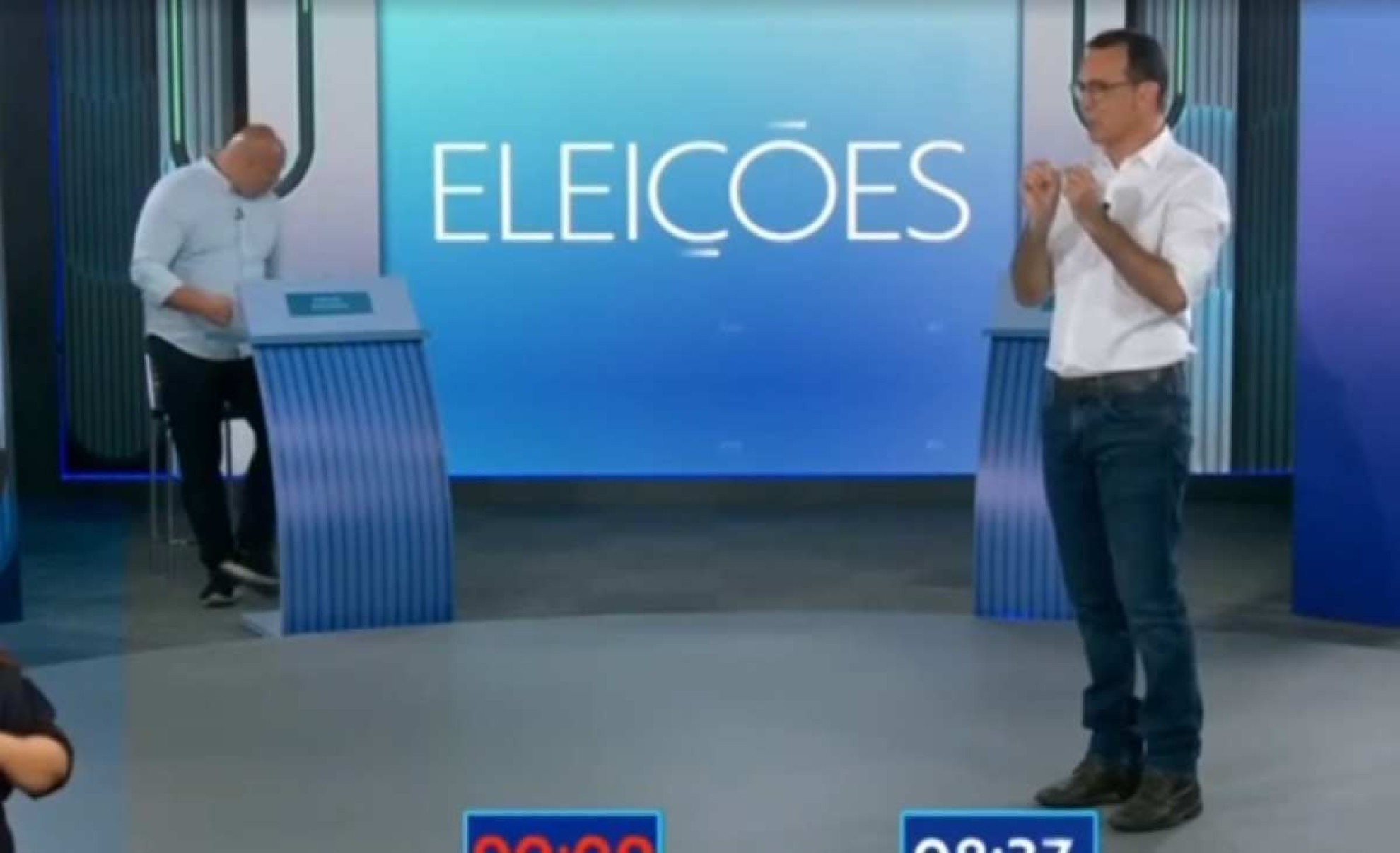 Candidato esgota tempo e 