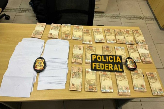 Durante a operação, os policiais encontraram a R$21.650,00 mil reais em espécie -  (crédito: Divulgação PF)