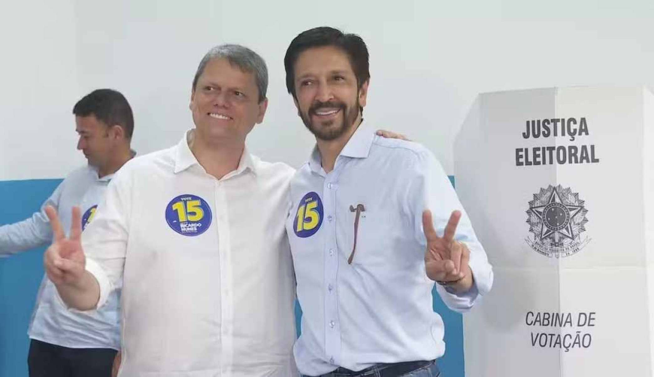 Candidato à reeleição, Nunes vota em SP ao lado de Tarcísio