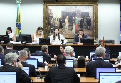 A Comissão de Constituição e Justiça (CCJ) da Câmara, comandada pela deputada Caroline de Toni (PL-SC), é dominada por parlamentares bolsonaristas -  (crédito: Vinicius Loures/Câmara dos Deputados)