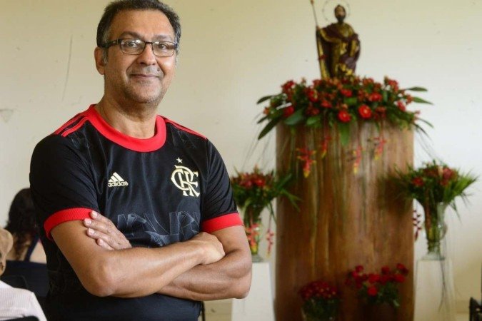 Myke Costa pediu pela cura do câncer da mãe e foi atendido.