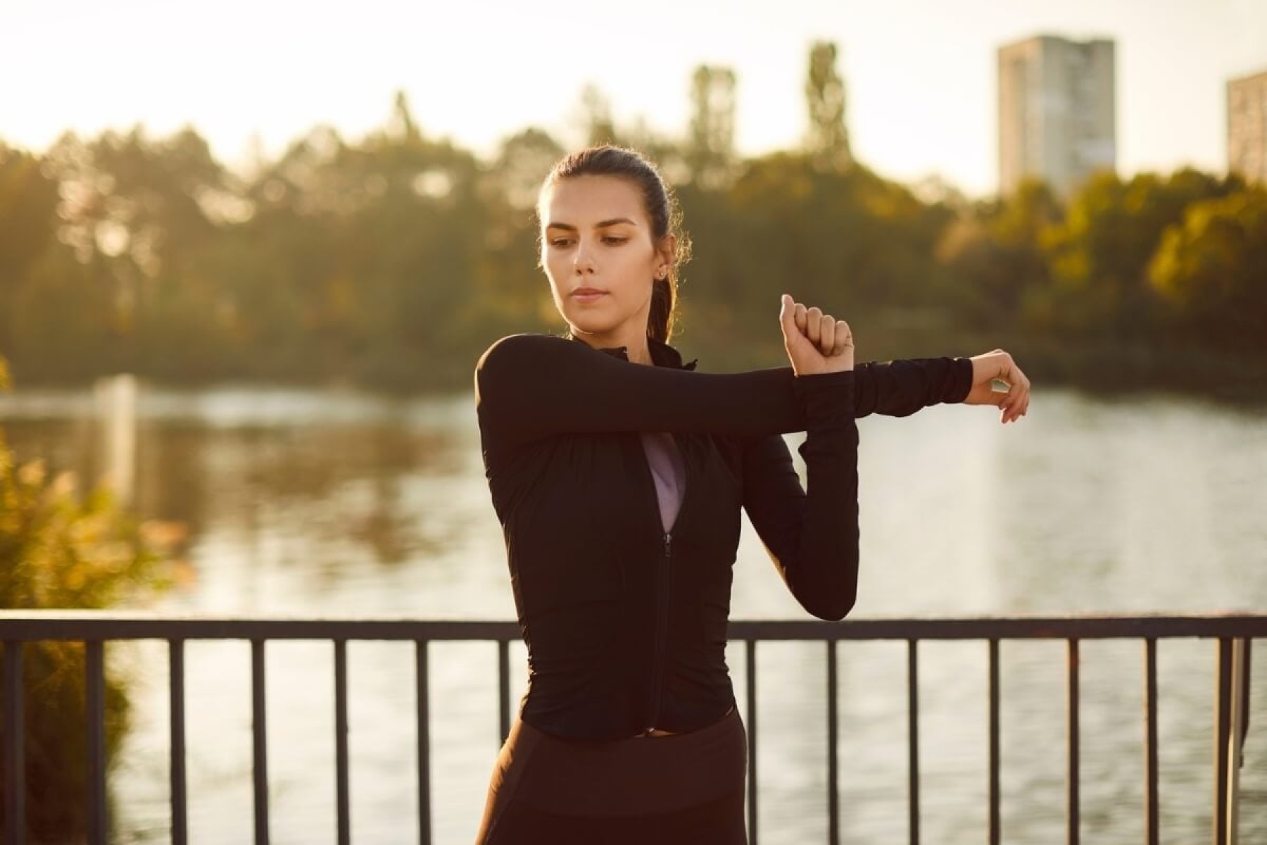 Adotar alguns cuidados com o corpo evita lesões e aumenta a performance durante as atividades físicas (Imagem: Studio Romantic | Shutterstock)  -  (crédito: EdiCase)