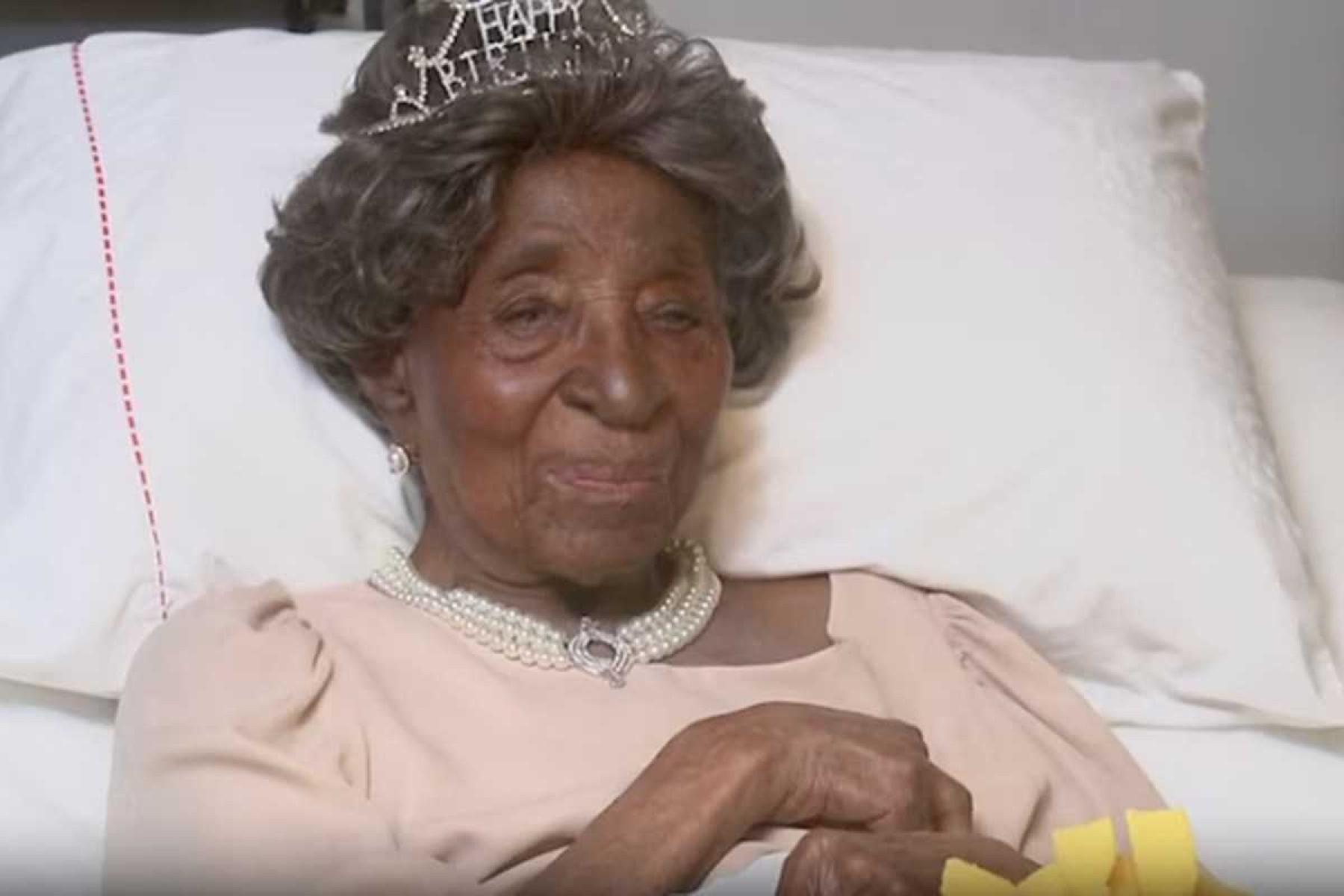 Mulher mais velha dos EUA e 3ª mais velha do mundo morre aos 115 anos