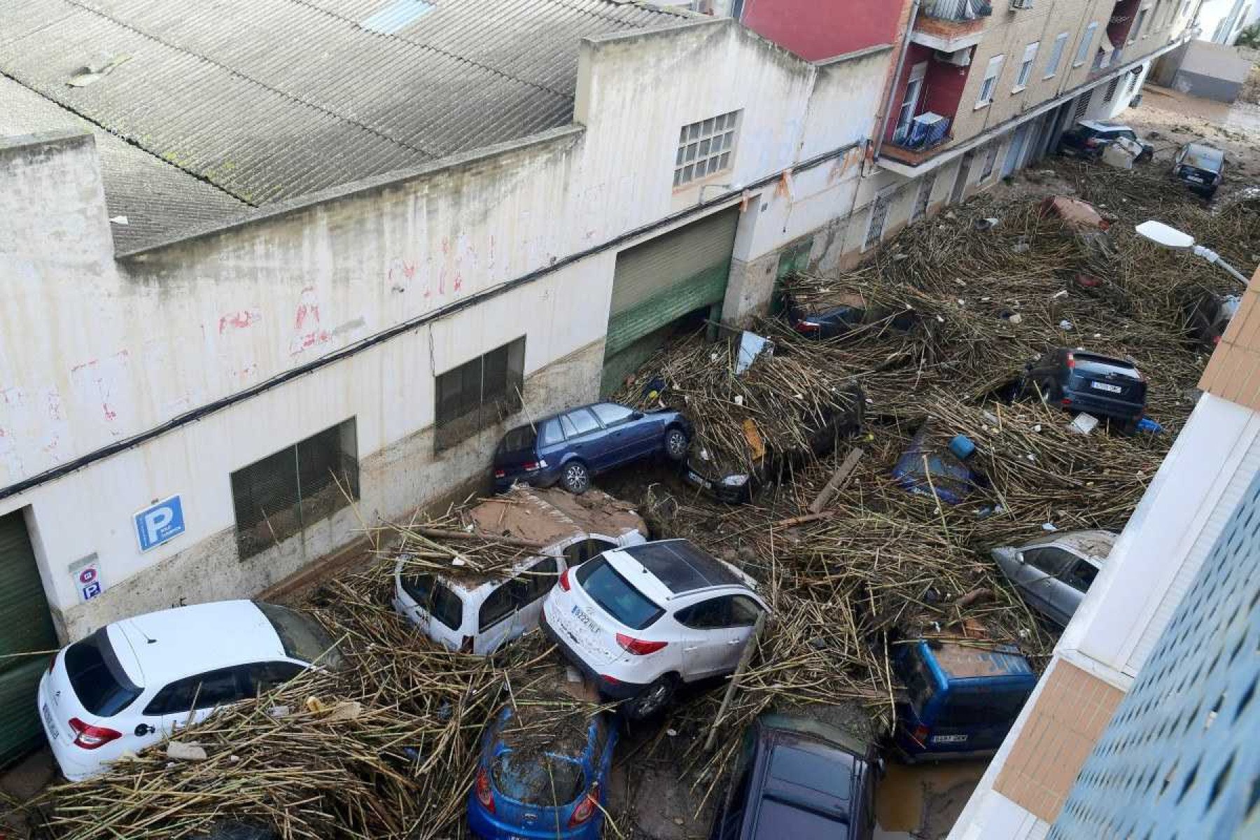 Enchentes em Valência deixaram pelo menos 60 mortos na manhã desta quarta-feira (30/10)      