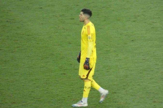 Goleiro rubro-negro ressalta a dificuldade do confronto na capital gaúcha e da preparação para a final da Copa do Brasil  -  (crédito: Foto: Lucas Bayer/J10)