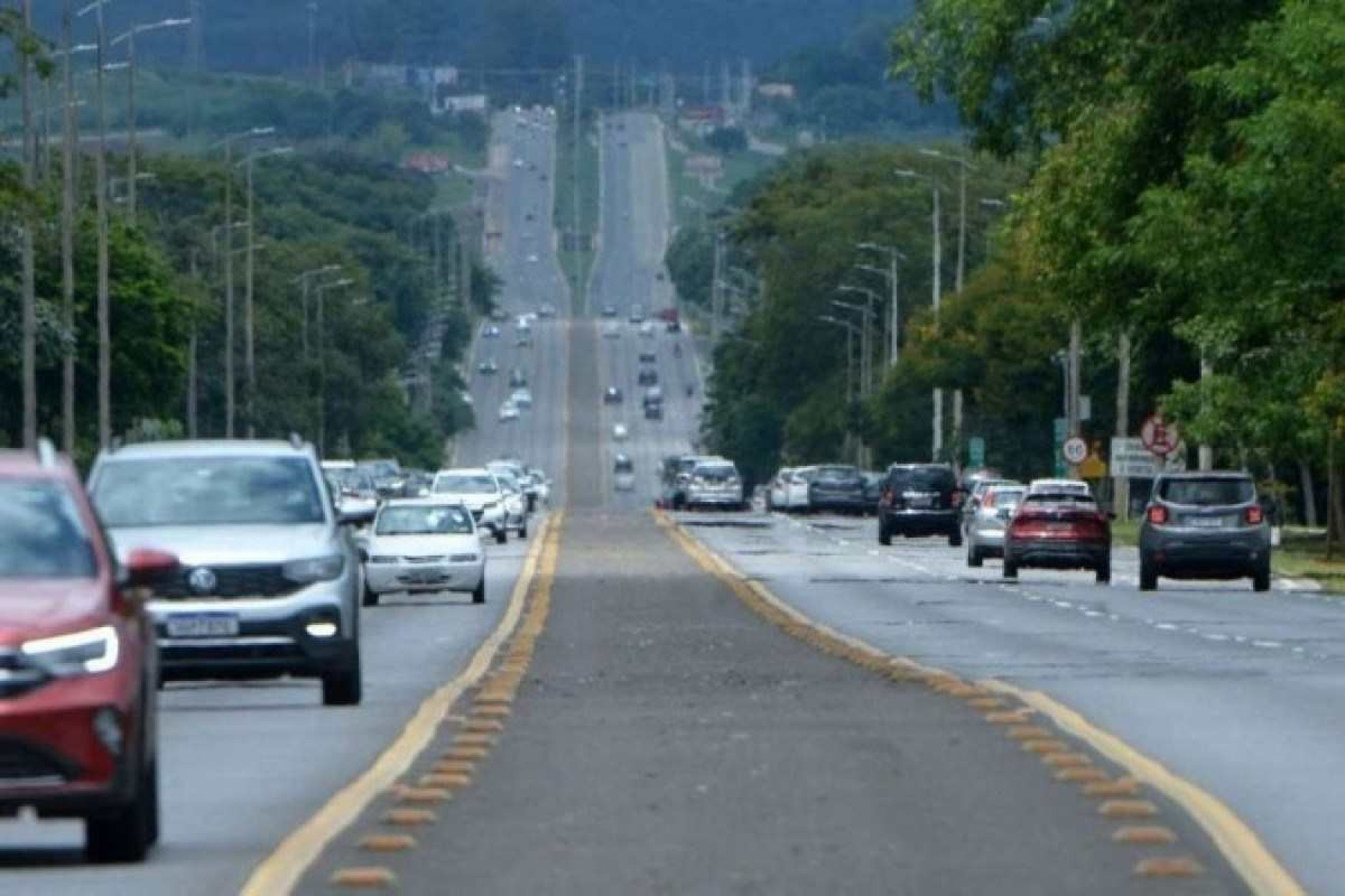 Justiça quer audiência para definir velocidades no Eixão