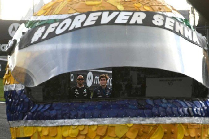 31/10/2024 Credito: Ed Alves/CB/DA.Press. Em homenagem a Ayrton Senna, Sebastian Vettel e Lewis Hamilton idealizam "Sempre Senna" (#ForeverSenna). Na foto, escultura de material reciclável, comicionada por Vettel e feita pela Pimp My Carroça, representando o capacete de Senna com o intuito de visibilizar catadores de lixo.