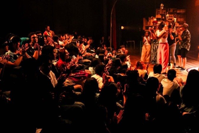  Espetáculo Danúbio teve pré-estreia especial para estudantes de escola pública