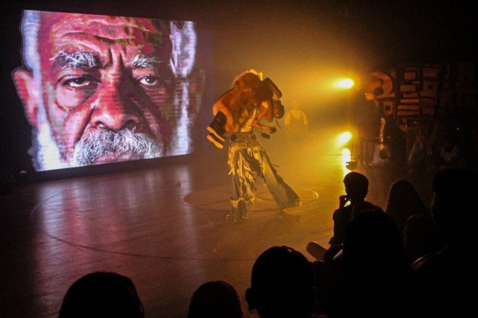 Espetáculo Danúbio resgata memória e ancestralidade
