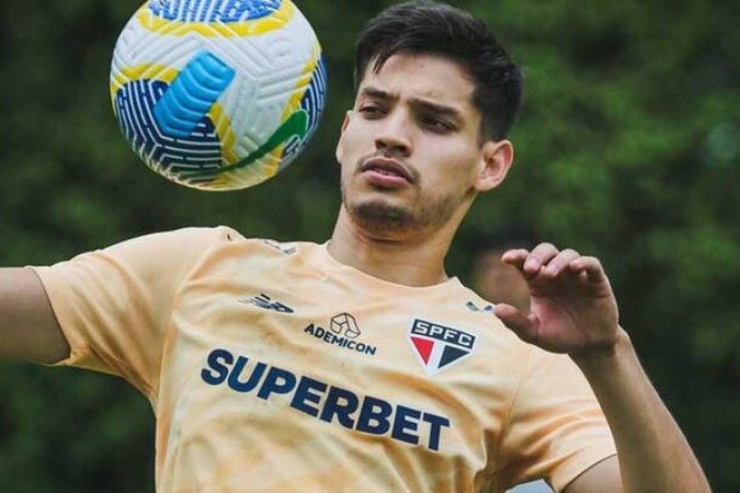 Volante paraguaio aproveita semana sem jogos para ser uma opção para o São Paulo no duelo em Salvador - (crédito: Foto: Erico Leonan / saopaulofc.net) Volante paraguaio aproveita semana sem jogos para ser uma opção para o São Paulo no duelo em Salvador - (crédito: Foto: Erico Leonan / saopaulofc.net)