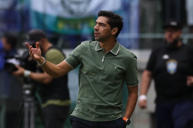 Verdão vai pagar R$100 mil para ter seu treinador na reta final do torneio nacional. Comandante foi julgado por gesto obsceno contra o Flamengo -  (crédito: Foto: Cesar Greco/Palmeiras)