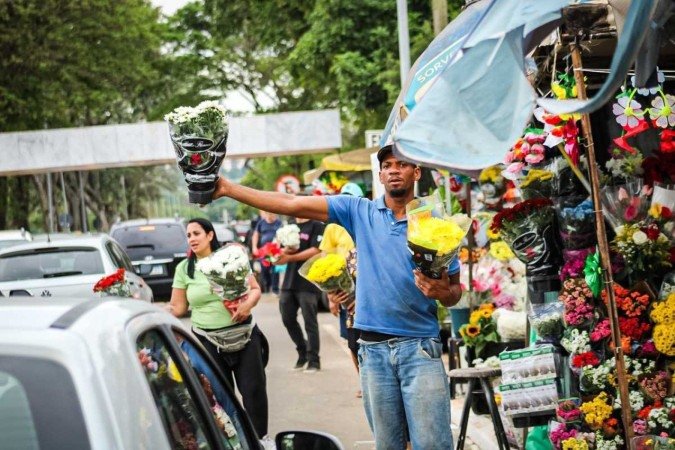 Alta movimentação é esperada ao redor dos cemitérios do DF, que devem receber até 600 mil visitantes no feriado