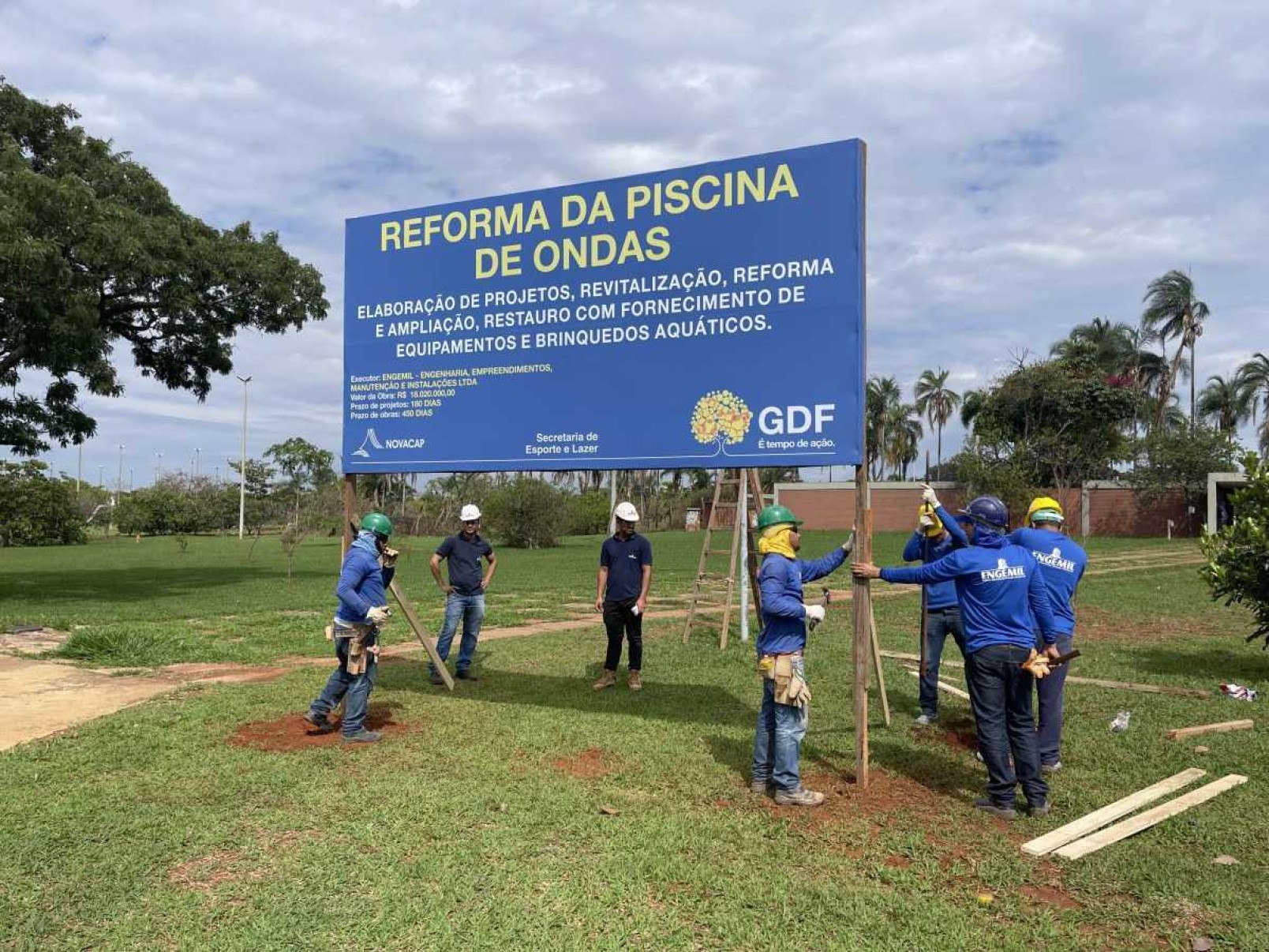 Ordem de serviço para construção da nova piscina com ondas é assinada