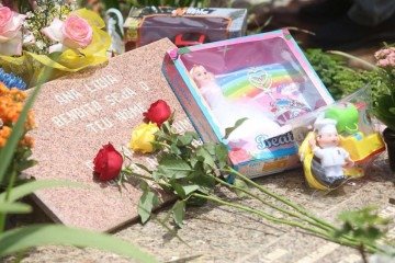 Brasilienses prestaram as últimas homenagens aos entes queridos -  (crédito:  Luis Nova/CB/D.A.Press)
