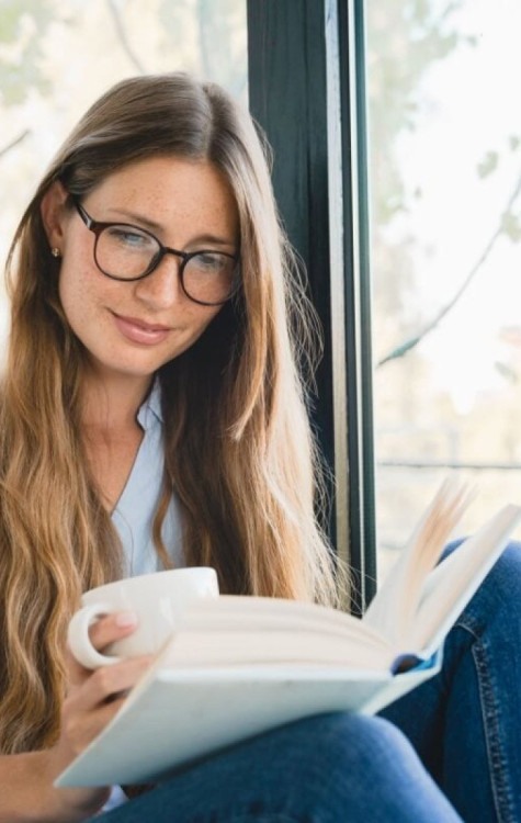 Os livros podem ajudar a ressignificar o luto (Imagem: Inside Creative House | Shutterstock) -  (crédito: Edicase)