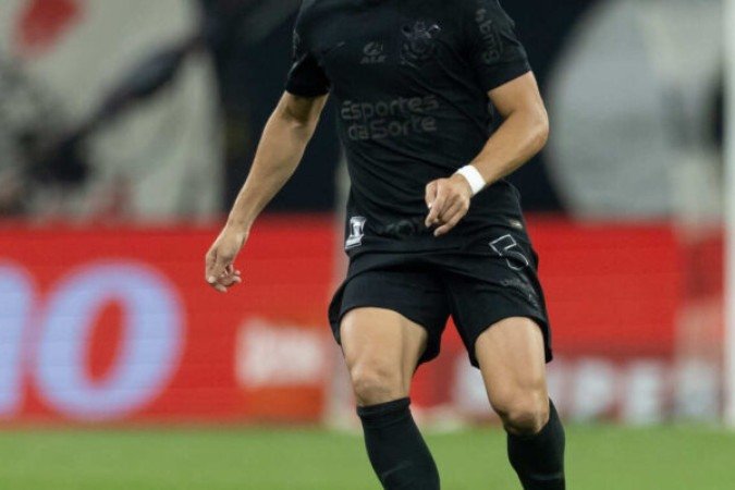 Inicialmente punido pelo STJD, defensor André Ramalho está liberado para pegar o Palmeiras nesta segunda-feira (4) -  (crédito: Foto: Rodrigo Coca/Agência Corinthians)