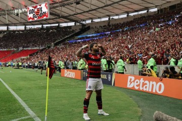  RIO DE JANEIRO, BRAZIL - NOVEMBER 3: Gabriel Barbosa of Flamengo celebrates after scoring the third goal of his team during the Copa do Brasil Final First Leg match between Flamengo and Atletico Mineiro at Maracana Stadium on November 3, 2024 in Rio de Janeiro, Brazil.   Wagner Meier/Getty Images/AFP (Photo by Wagner Meier / GETTY IMAGES NORTH AMERICA / Getty Images via AFP)
       -  (crédito: Wagner Meier/Getty Images via AFP)