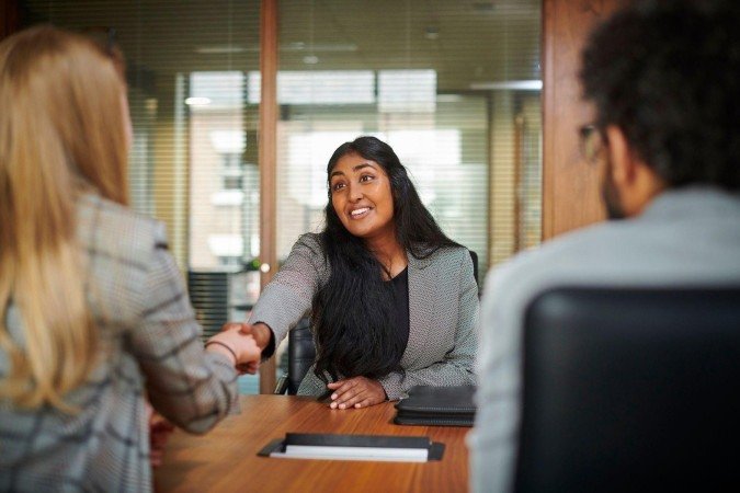 Algumas habilidades socioemocionais fazem candidatos se destacarem na busca por emprego - (crédito: Getty Images) Algumas habilidades socioemocionais fazem candidatos se destacarem na busca por emprego - (crédito: Getty Images)