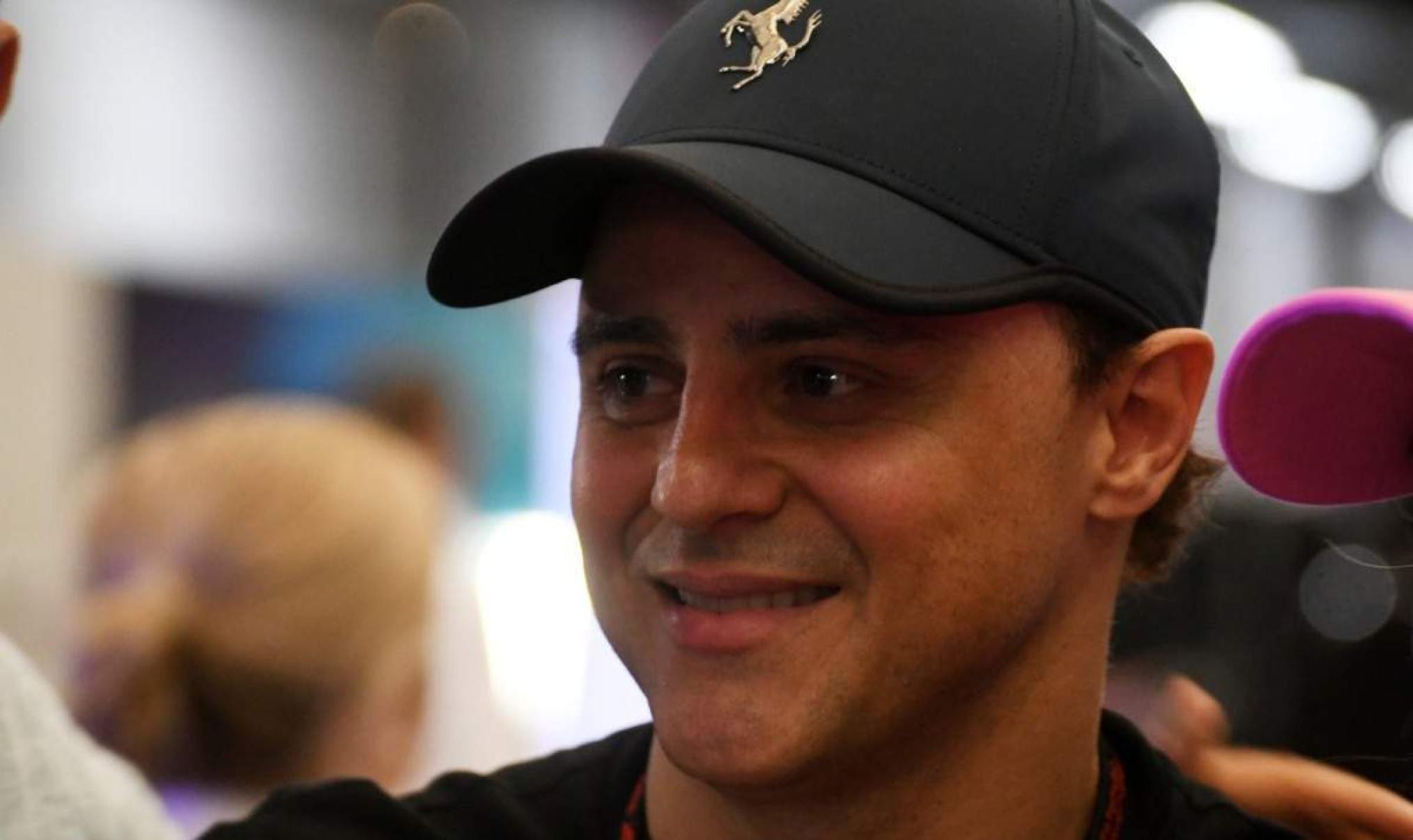 Massa diz que idade pode comprometer rendimento de Hamilton na Ferrari