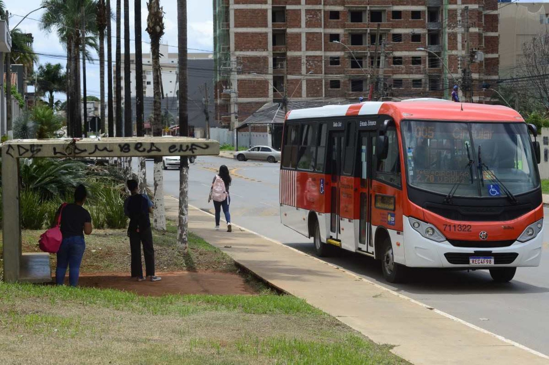 Passagem de ônibus no DF só no cartão, a partir de quarta (11/12)