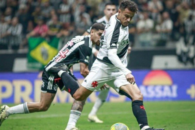 Meia será preservado visando últimos jogos da temporada; Léo, por outro lado, voltará aos relacionados de Rafael Paiva -  (crédito: Foto: Matheus Lima/Vasco)
